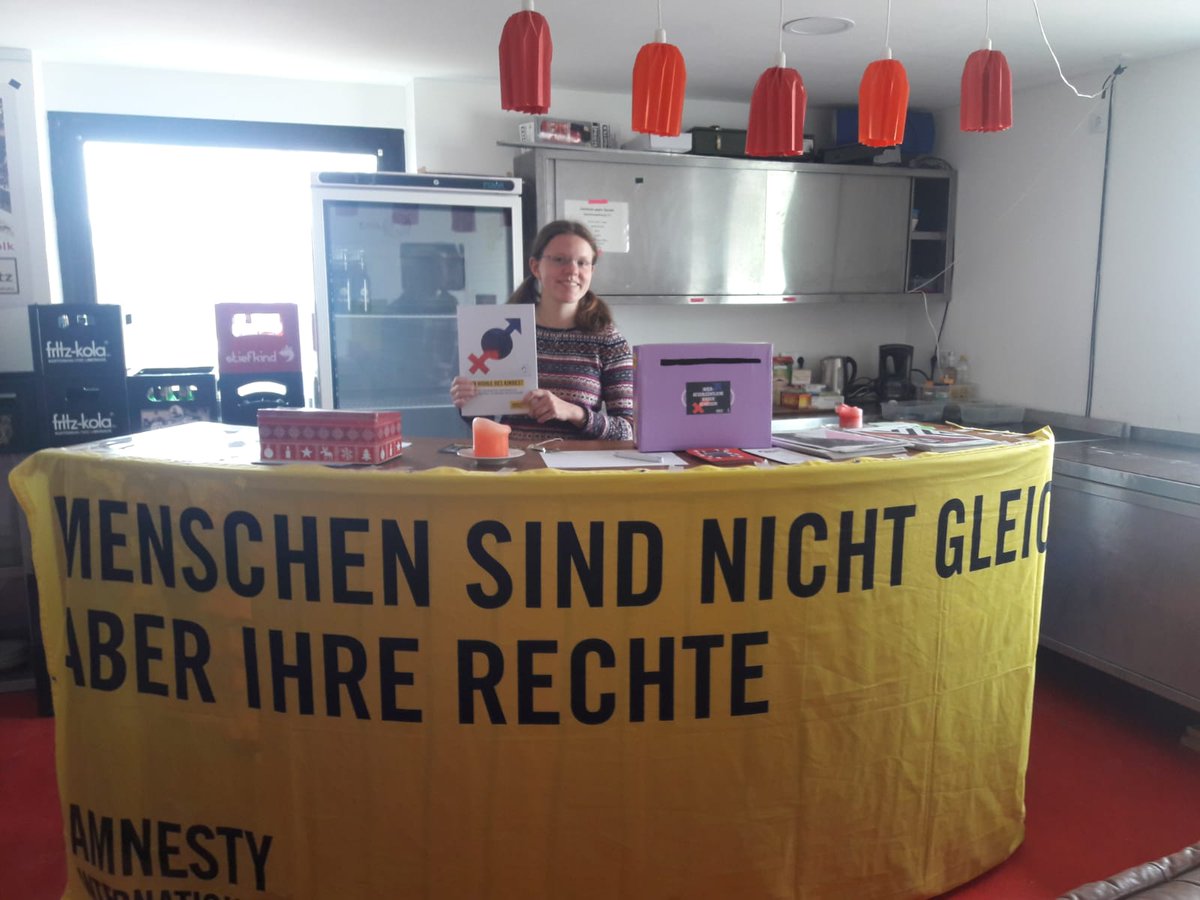 ai1369's tweet photo. Fotoausstellung: "Jede* hat ein #Geschlecht: Das Eigene"
hängt noch bis zum 12. Mai in der Hagebutze, Rheinstraße 4 Heidelberg. Kommt vorbei :) 
#inter #intersex #gender #exibition https://t.co/5I2hHZzLNt
