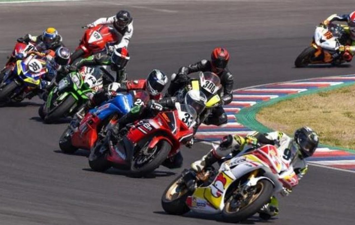 FuelUniverseTV's tweet photo. El Superbike Argentino estrenará el remodelado Gálvez || https://t.co/A0Qp2xXscy ||
#SBKArgentino #Galvez #Argentina #CAMOD #FuelUniverse https://t.co/9j5awN4APt