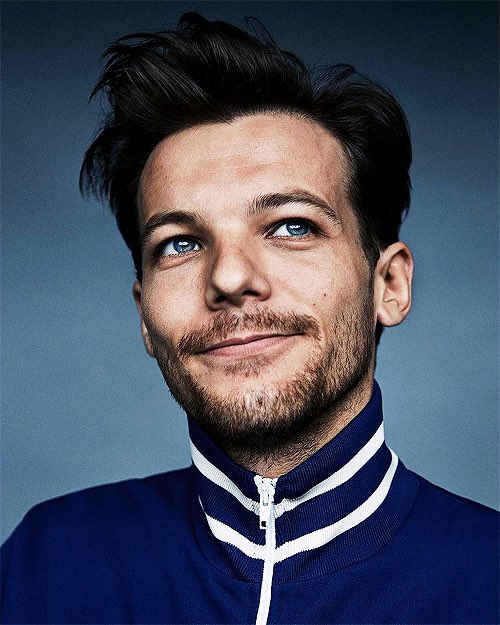 mesmerizednjh's tweet image. Y'ALL STOP WHATEVER YOU'RE DOING AND VOTE FOR LOUIS :)) #BBMAsTopSocial Louis Tomlinson @Louis_Tomlinson