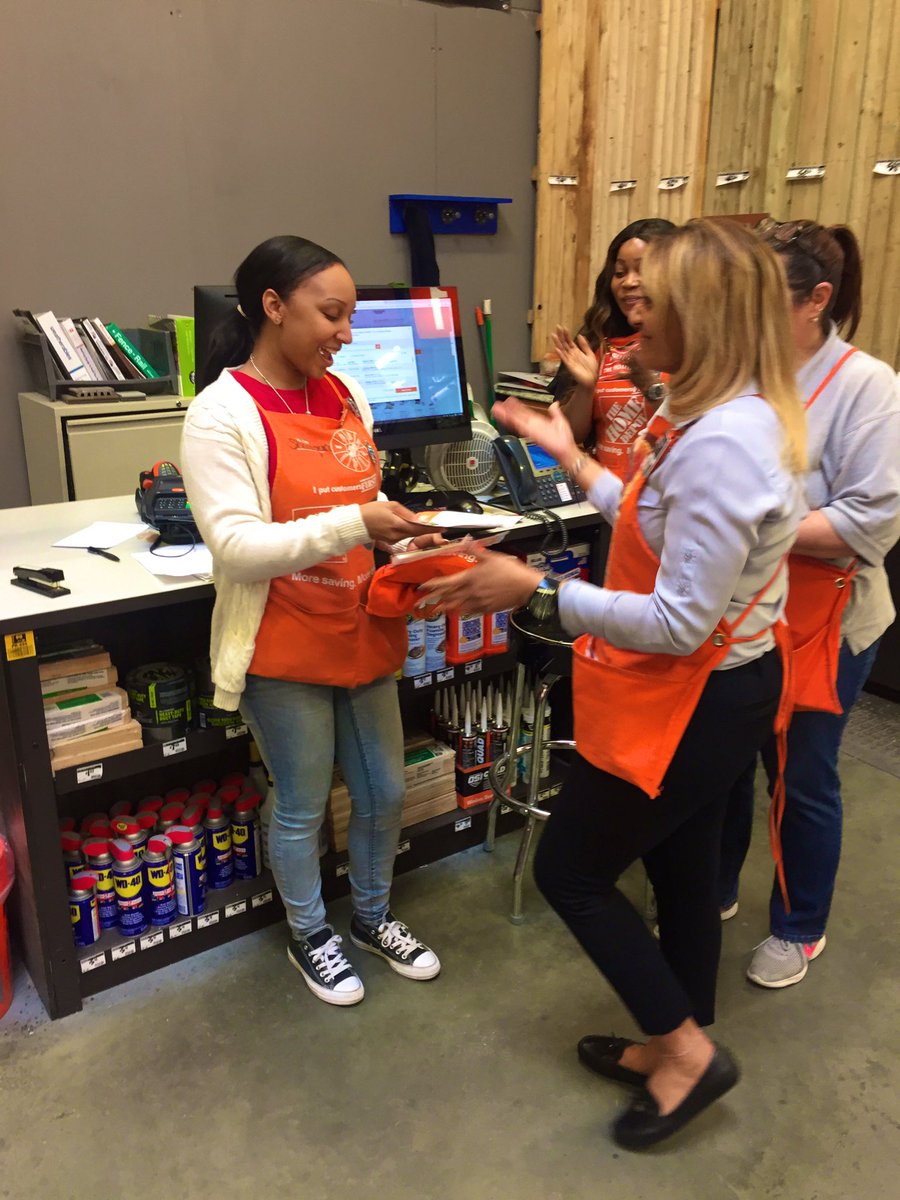 SIMPSON2009's tweet photo. Congratulations Shaniqua you are a true PRO Champion!!! Thank you for all you do ❤️team 1206 https://t.co/AFHHOZ9BJZ