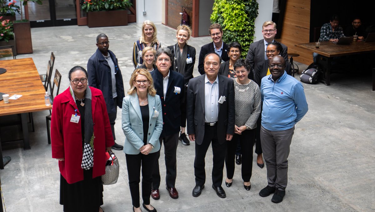 DoreenBogdan's tweet photo. Incredible day in #SiliconValley with #virtualreality, balloon #Loon #connectivity, #impactcloud, #data4good, and affordable fiber. Thank you @facebook @Google @Box @Sonic https://t.co/DXnSMiMOp3