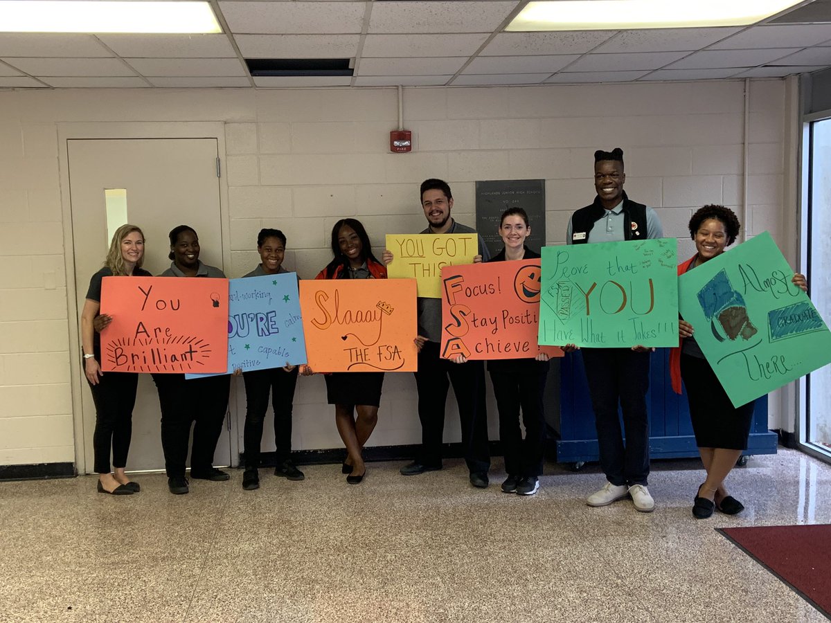 LevelUpWildcats's tweet photo. Thanks HMS City Year Corps Members for your morning encouragement! Our Wildcats are prepared to BLITZ THE FSA!!! @CityYearJAX https://t.co/3AsCb9RQtQ
