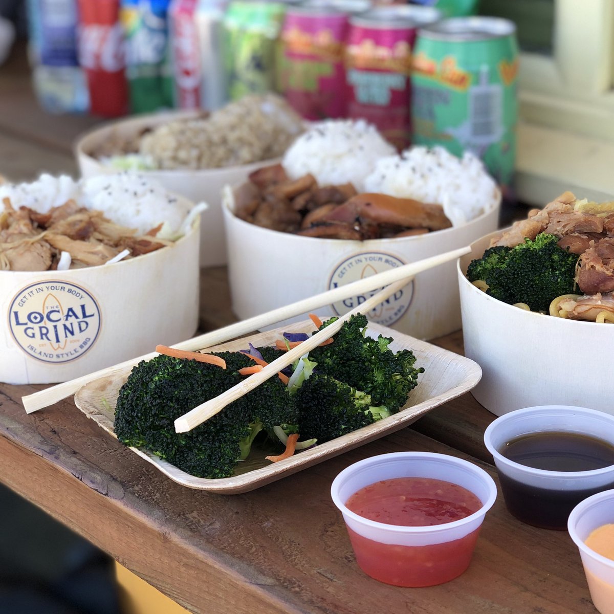 localgrindeats's tweet photo. So many ways to make your favorite bowl. Get it in your body!! Delivery and walk up from our Sandy Blvd. Location. #hawaiianfood #bento #portlandfood #bbq #portlandfoodcarts #sandyblvd https://t.co/S4oXFyRvxK