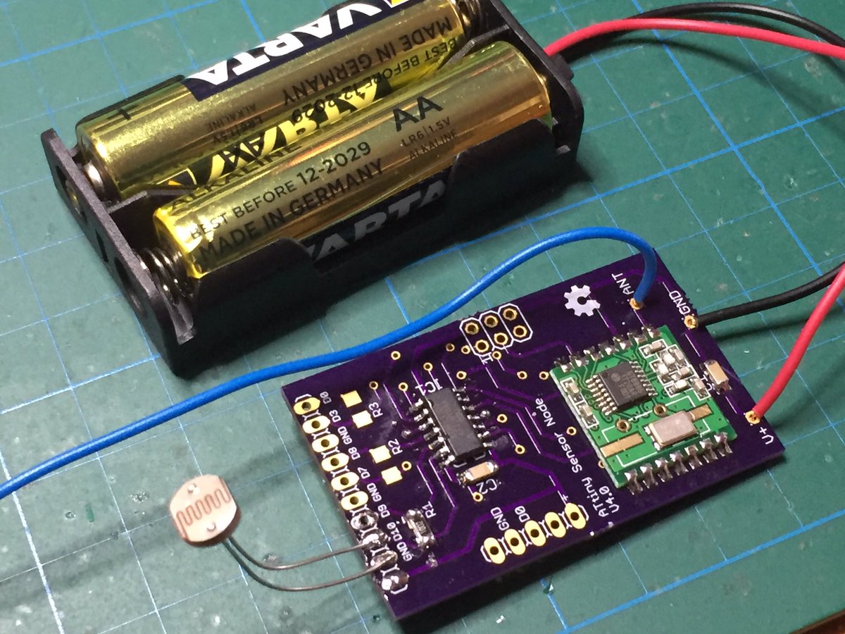 arduinopraxis's tweet photo. Wireless Sensor Node Version 4 with ATtiny84 and RFM12B 433MHz Transceiver
Collecting sensor data and transmitting to Node-Red gateway
#attiny #sensor #node #ldr #light #mircochip #smd #electronics #circuits #diy #maker https://t.co/CgL7VaIUzU