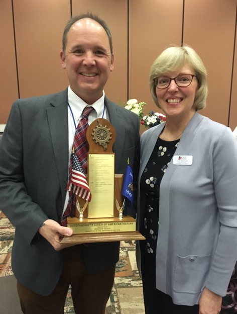 PamelaNosbusch's tweet photo. Congratulations @Chucktaft , who received the DAR Wisconsin American History Teacher of the Year award in Stevens Point this past weekend! #usmfac @LifeAtUSM https://t.co/MrxAZGWAIK