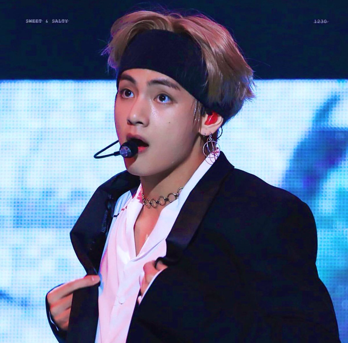 m59901758's tweet photo. Most handsome face in the world 🤩 #BBMAsTopSocial  BTS @BTS_twt https://t.co/NUWzu9Tfzf