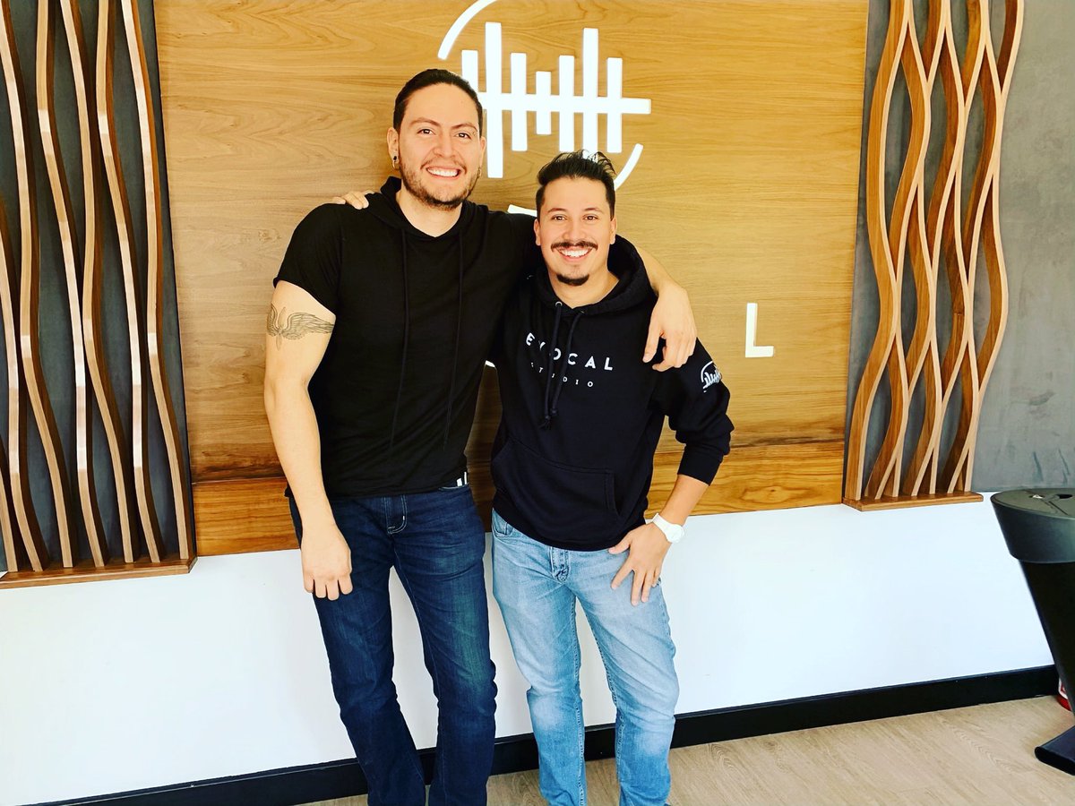 Preparándome vocalmente con un súper master ✌🏻🎤
Muchas gracias hermanito <a href="/MaNuMoNd/">MaNu MoNd</a> por todo tu apoyo. 
#evocalstudio #vocalcoach #vocalcoaching