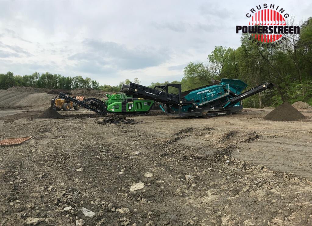 PowerscreenCS's tweet image. Landfill Cell development @Evo_Quip  Cobra 230 @Powerscreen Warrior 1800 working together making it happen #powerscreen #compactwithimpact #powerscreensales #powerscreenused