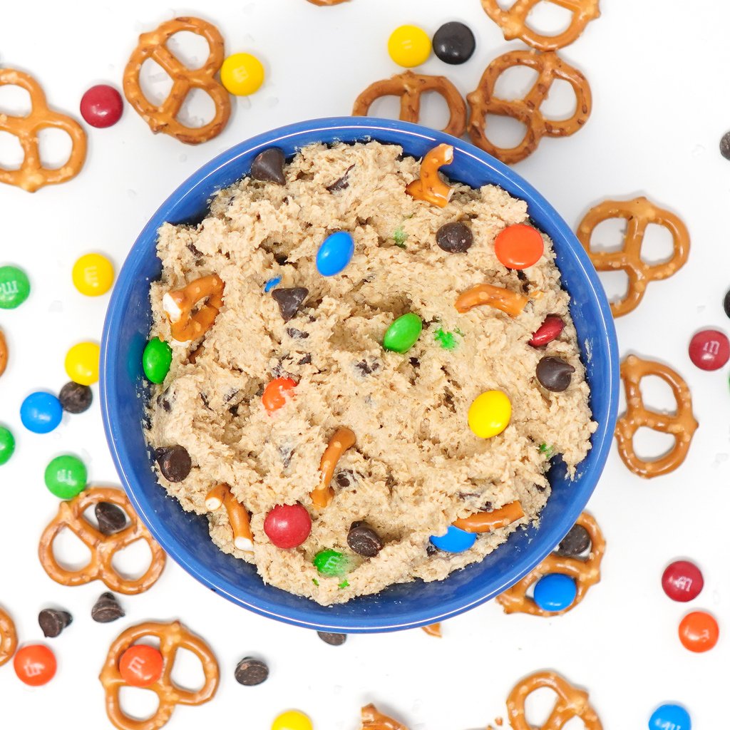 cookieDOnyc's tweet photo. New month, new flavor! Say hello to trail mix. Salty, sweet, and a little crunchy...just like the real thing! https://t.co/UBsSAJvvgC
