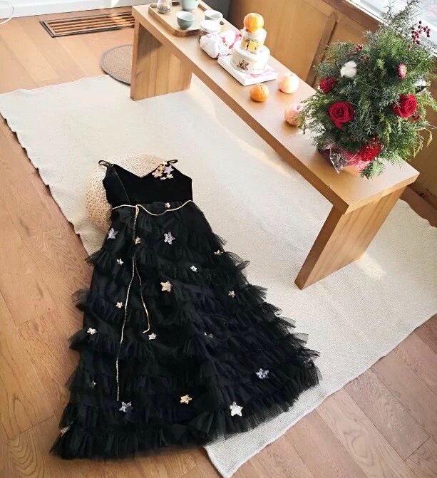 Spaghetti straps black dress for little girl.USD80
#blackpromdress #blackpartydress  #tulledress #longtulledress #longblackdress  #longpromdress  #spaghettistrapsdress #littleblackdress #childrensdayparty  #kidsdress #childdress #childrendress