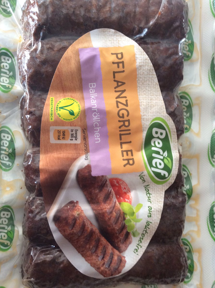 SeltsameMensch's tweet photo. Alles wieder im Griff. Dann gibt’s jetzt Essen: #berief vegetarische Balkangriller https://t.co/9LkSGzTync