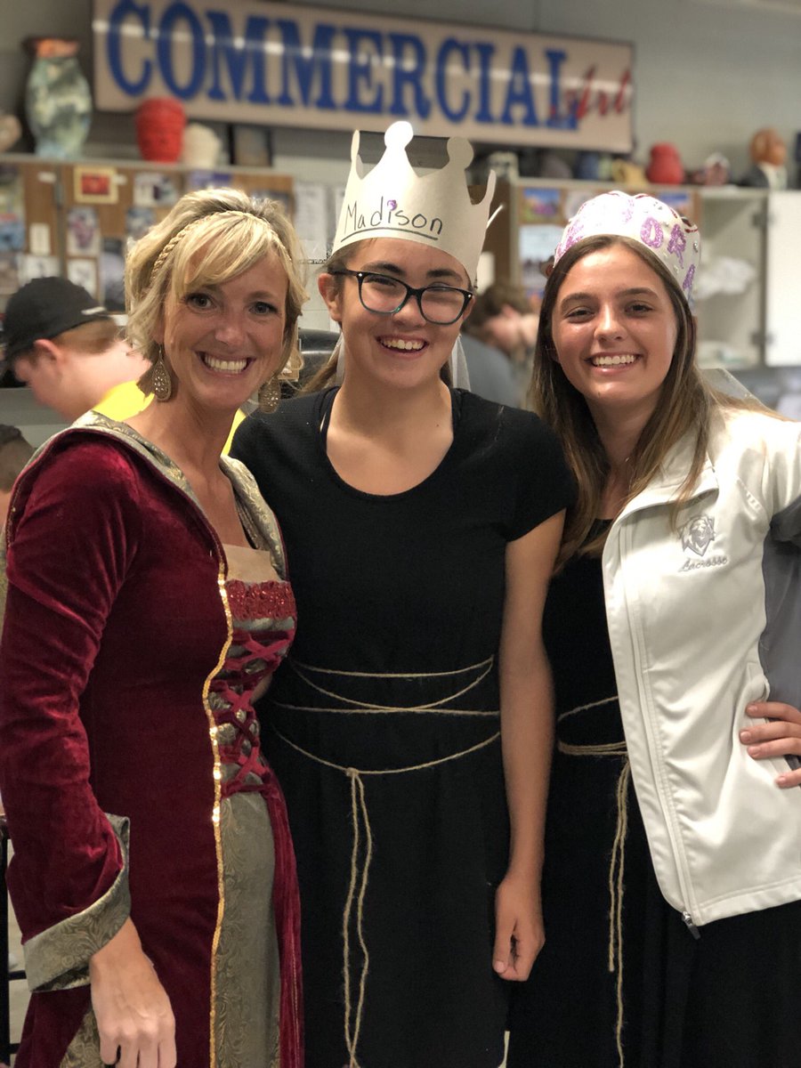 OconnorKimm's tweet photo. Renaissance Day in the Fine Arts Department #LoveLearnLead https://t.co/wRXQnaO19A