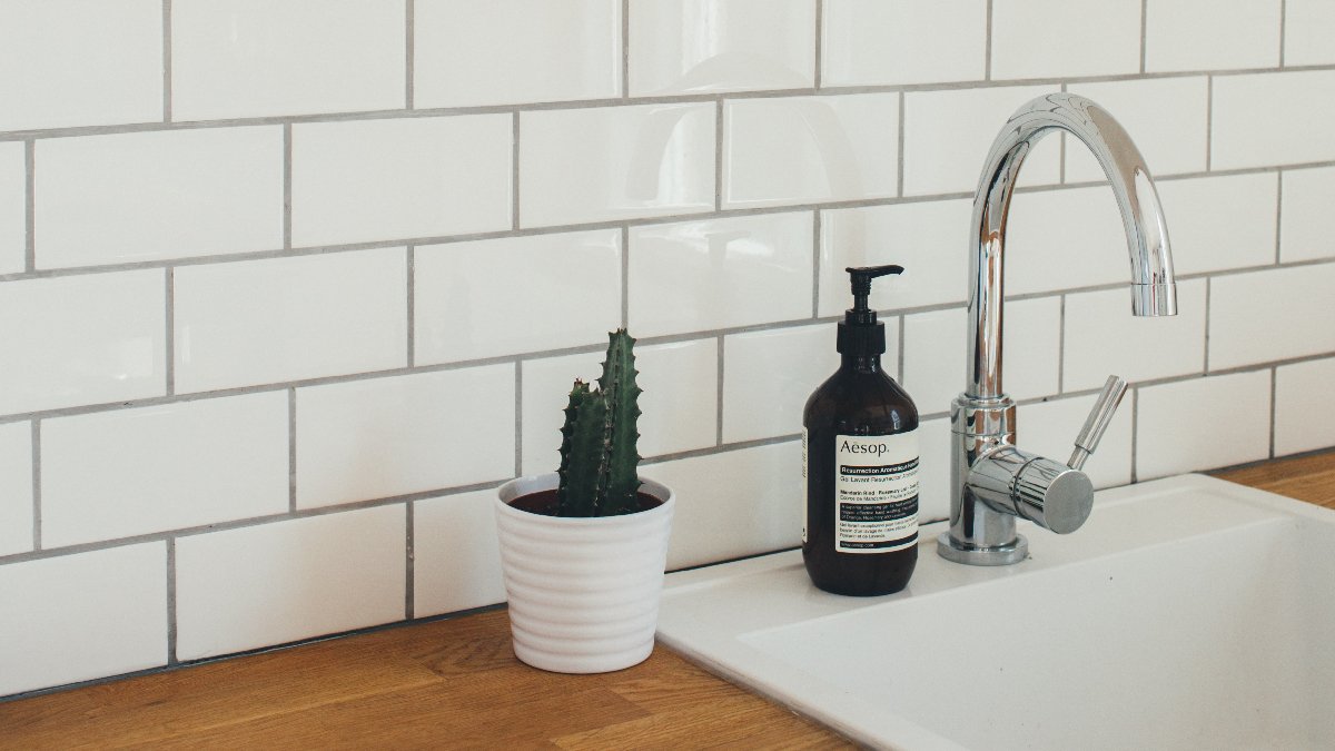 Learn our tips and tricks for cleaning your jewelry on our blog (link👆)