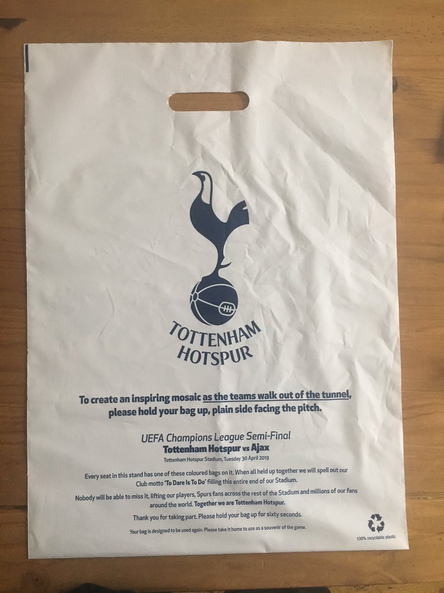 spursNutN17's tweet photo. Most of you were given flags last night, but the chosen ones were given something that money cannot buy, and unlikely to ever seen polluting any ocean....

“I show you the Tottenham Hotspur Carrier bag”

#Southerbys Can fuck right off..  “priceless”

#thfc #coys https://t.co/tieecHWbAF