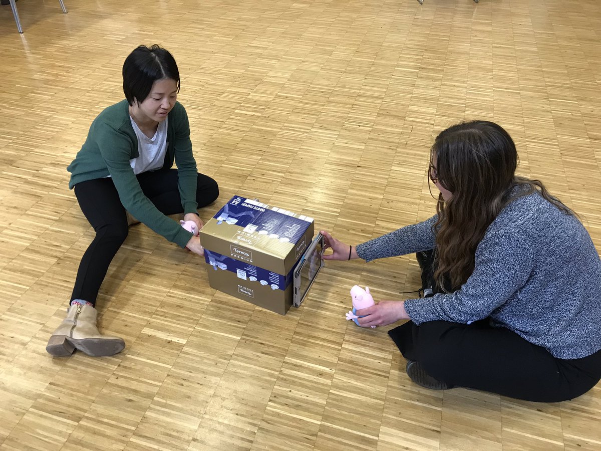 lizjonesLTM's tweet image. Always blown away at the way my fantastic colleagues get stuck in with new skills and tasks. #EdTech #JSVInset sharing our iPad video skills and expertise. @BSNEdTech