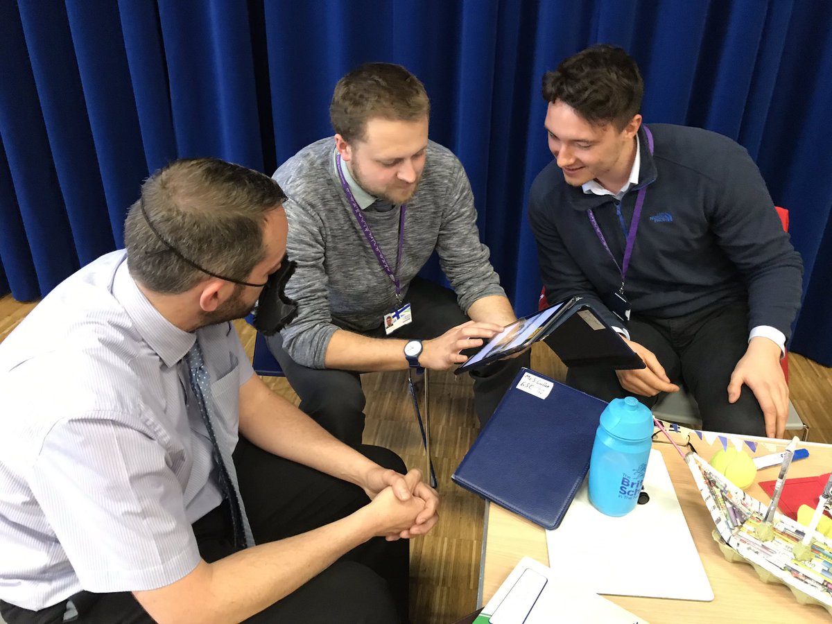 lizjonesLTM's tweet image. Always blown away at the way my fantastic colleagues get stuck in with new skills and tasks. #EdTech #JSVInset sharing our iPad video skills and expertise. @BSNEdTech
