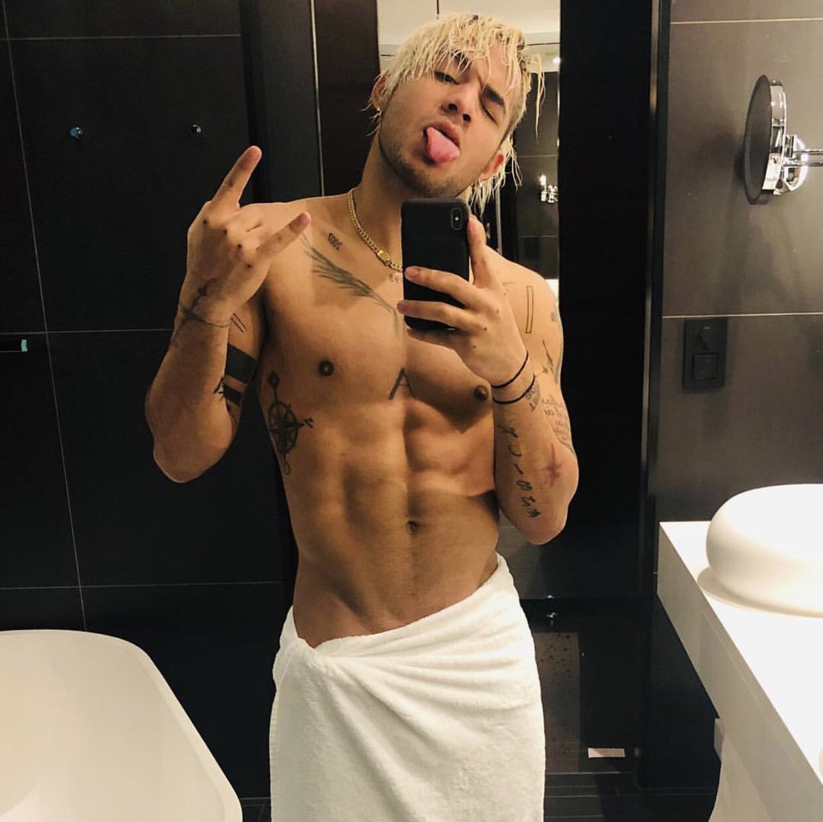 needymamita's tweet photo. Letโs appreciate our tribe boy!๐ค๐ฝโฅ๏ธ #RichardCNCO #CNCOWEEK https://t.co/ZQRu0jpVy3