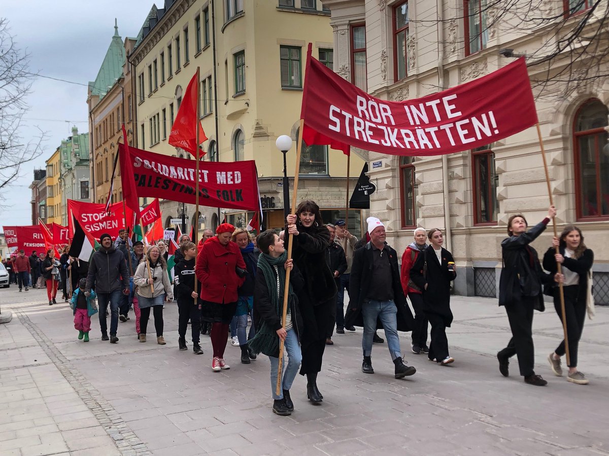 vansterpartiettimra tweet media