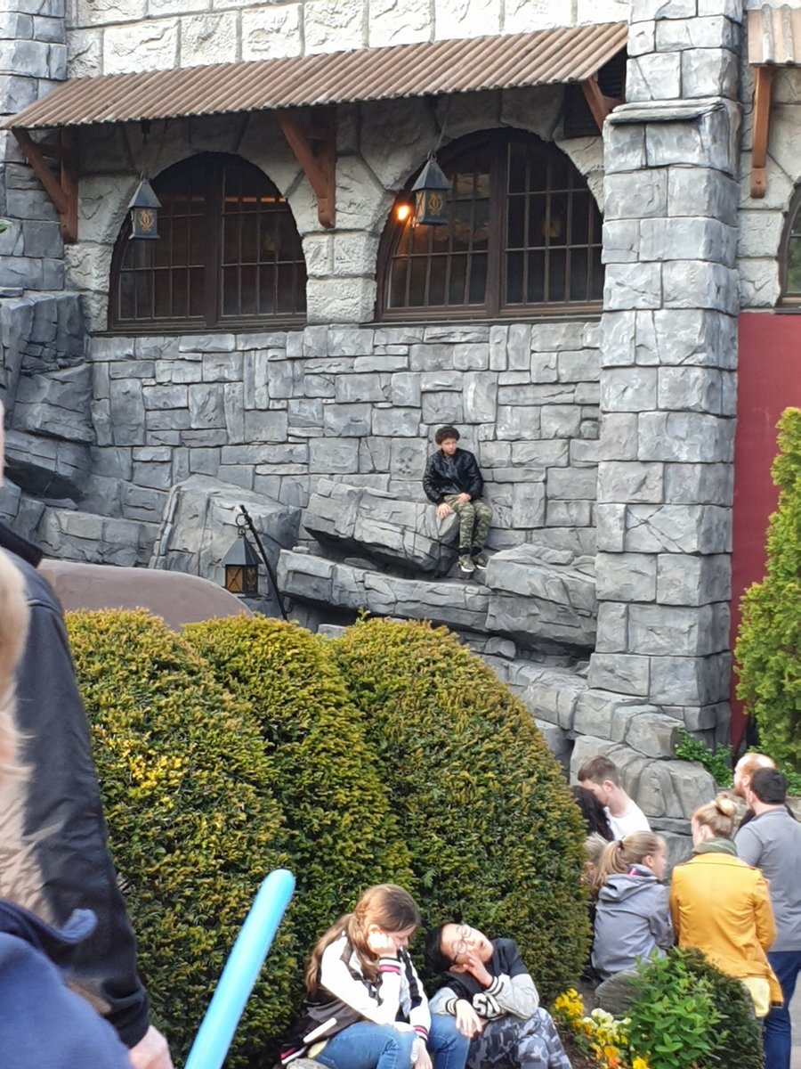 FIREchris007's tweet photo. Paupers in Phantasialand https://t.co/CIkQ7dfex4