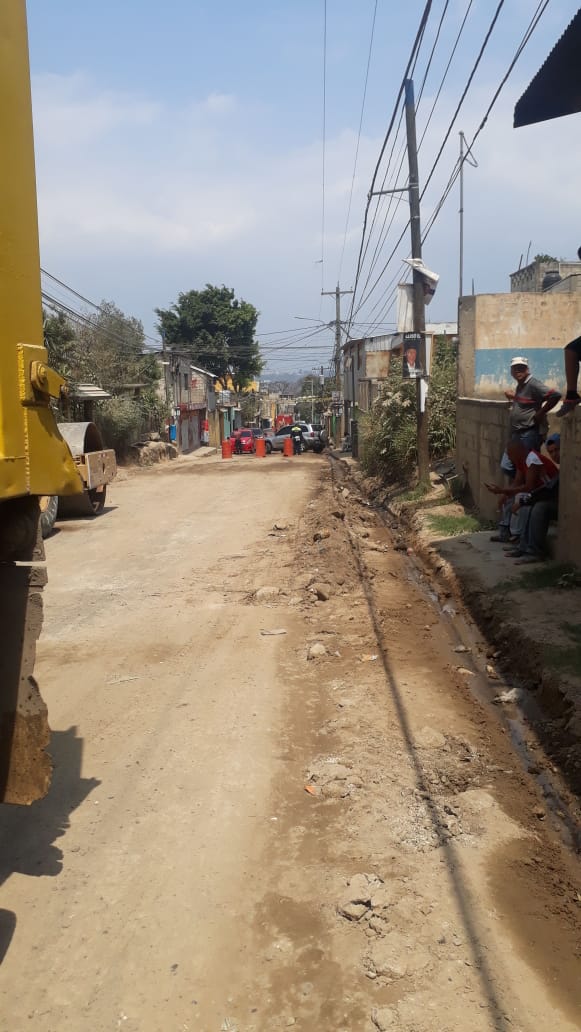 PMTVILLACANALES's tweet photo. #TráficoVc

Trabajos de recapeo en #ElPorvenir se están realizando cierres conforme la carga vehicular, #PmtVC trabaja en el lugar. https://t.co/2jaMelvfaV