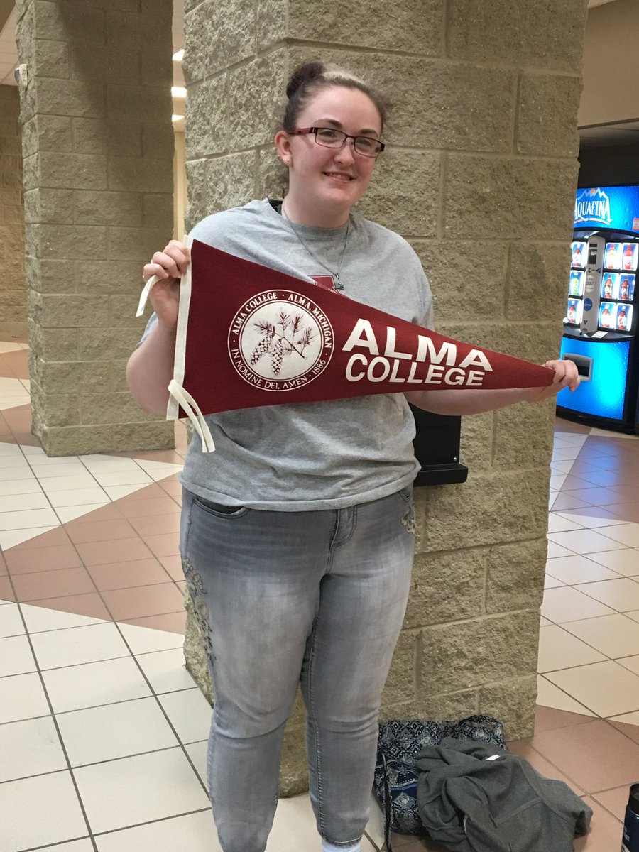 KolczMhs's tweet photo. Congrats Rayna, Emma and Gale! @NorthernMichU @albioncollege @almacollege https://t.co/VzzNCevCVr
