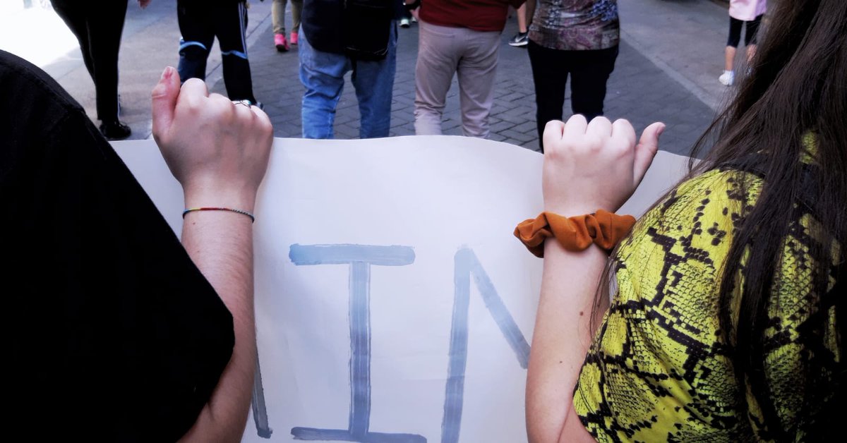 MeliadesElche's tweet photo. las trabajadoras somos las doblemente explotadas y los trabajadores son nuestros compañeros de lucha para acabar con la explotación. Los derechos conseguidos por trabajadores y trabajadoras son nuestros derechos.

#1demayo #díadeltrabajdor #feminismo #elche https://t.co/xLyeFOc1FG