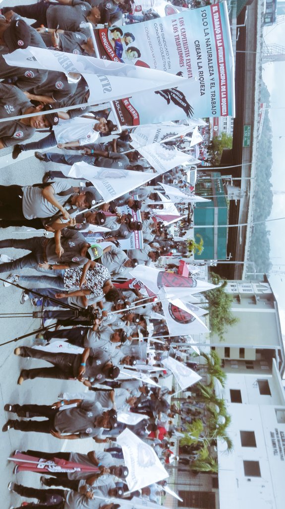 PedroUnderdog09's tweet photo. Viva el 1ro de Mayo. Levantando la bandera y siempre en Lucha. Viva la Clase obrera, que la lucha es de clases. @sitrafcoreb1970 @Rel_UITA #FUCLAT https://t.co/zyUH1ildmC