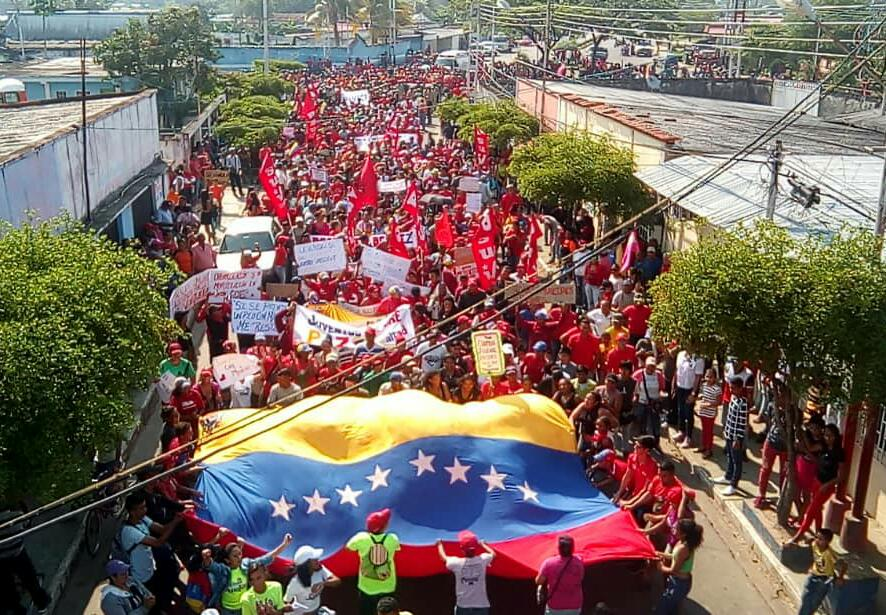 mippci_ven's tweet photo. #EnFotos 📸 | Desde #Apure, Gigantesca marcha y concentración de los trabajadores y trabajadoras  del Municipio Páez con su Alcalde @ChemarPaez. Es una muestra de la lealtad de la clase trabajadora a la Revolución Bolivariana.   #TrabajadoresPorLaPatria https://t.co/Ns6SWHjs1t