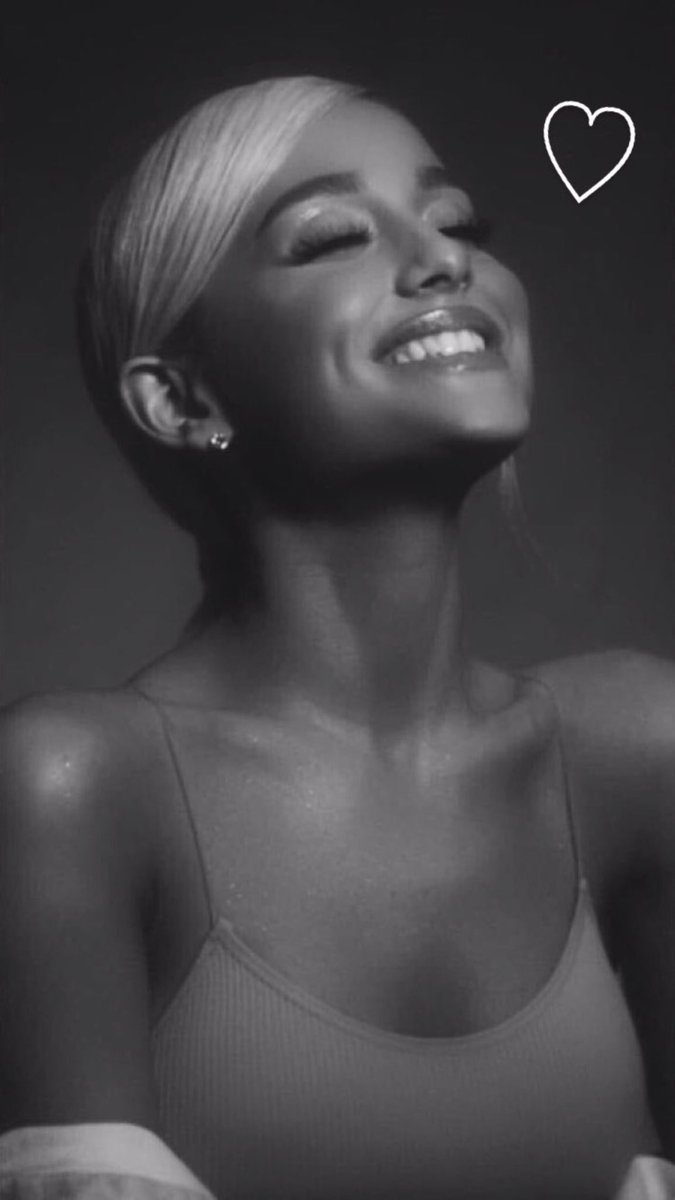 JuanLastTime12's tweet photo. #BBMAsAchievement Ariana Grande https://t.co/6RSK6fXWjf