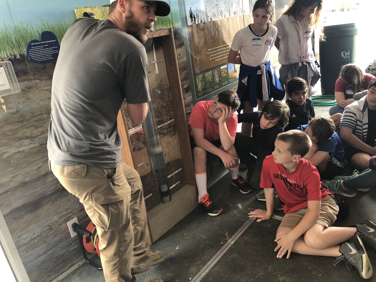 leavell_ms's tweet photo. #DecaturFFAgDay @Decaturffa @DISD_DIS #DISincredible @TexasFarmBureau #decaturffa DIS 6th grade learning how to conserve water #GoCattle https://t.co/tdssb85tdn