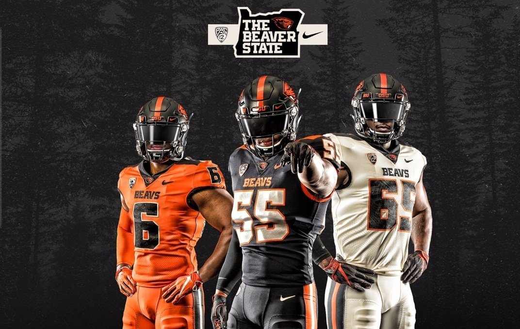 RHSFootballATG's tweet photo. Always a pleasure to have @JakeCookus from @BeaverFootball around Reynolds HS for a visit. Seeking Saturdays playmakers!
#ATG19 #RAIDERPACK https://t.co/x9s11VzFpg