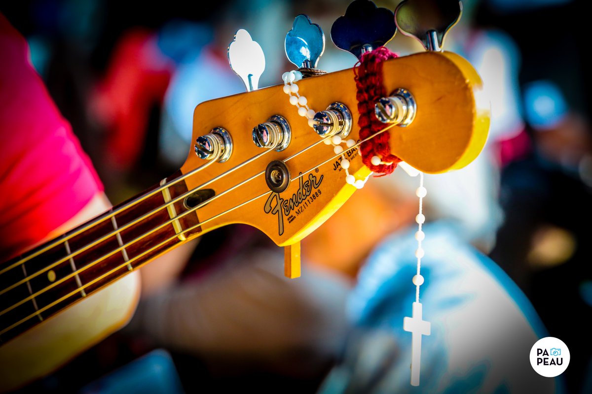 papeau_'s tweet photo. "The Fender of the gods" https://t.co/DtYHc9FTnq