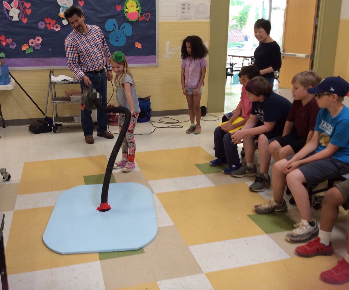 BrownsvilleBASE's tweet photo. Mr. B.’s clever engineers making a hover craft with a leaf blower. The best part is watching all the modifications with each new trial. Go Team go
@incrEDEPle https://t.co/hvlFX2dVUB