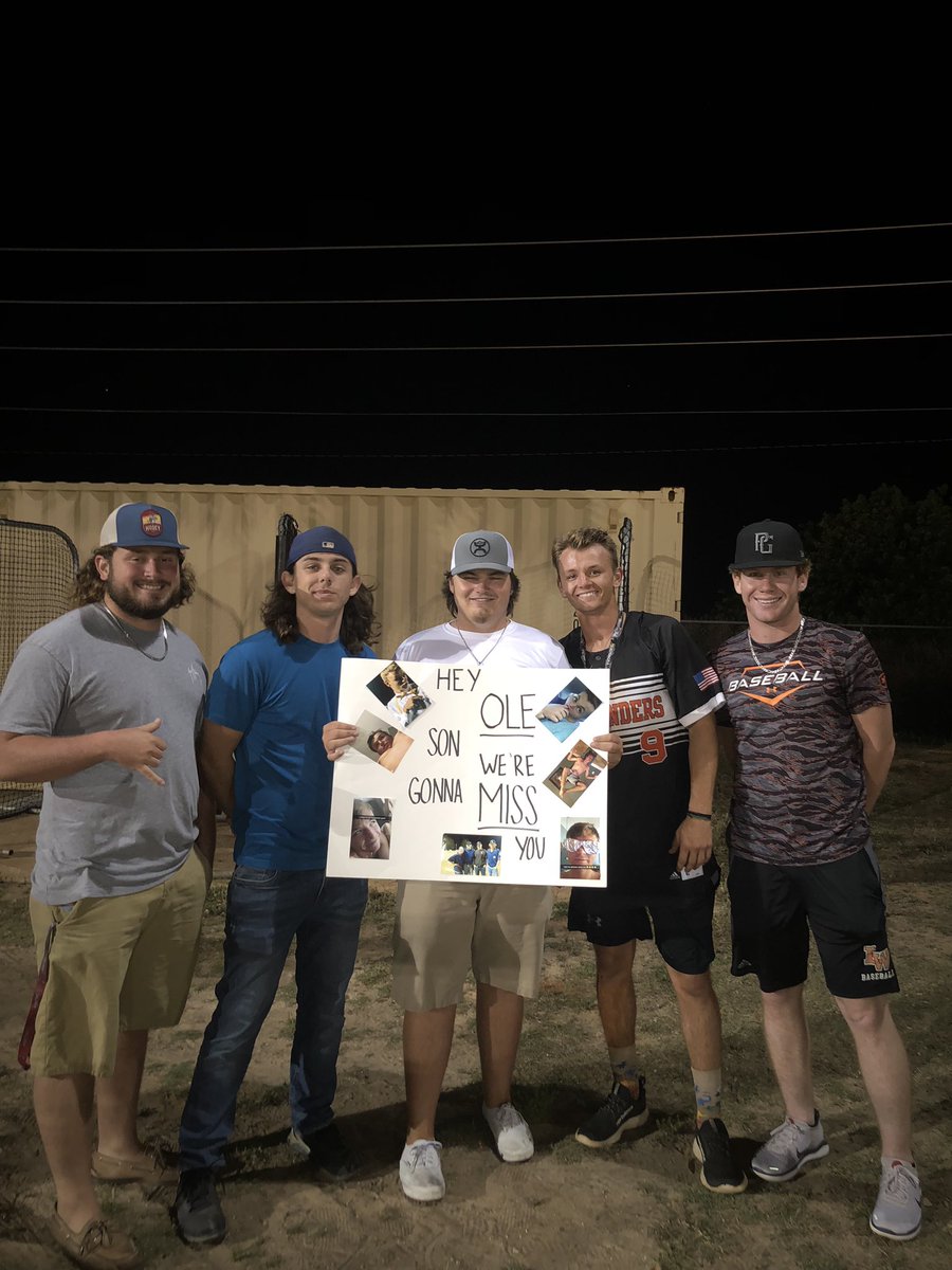 Capt. Friendzone tweet media