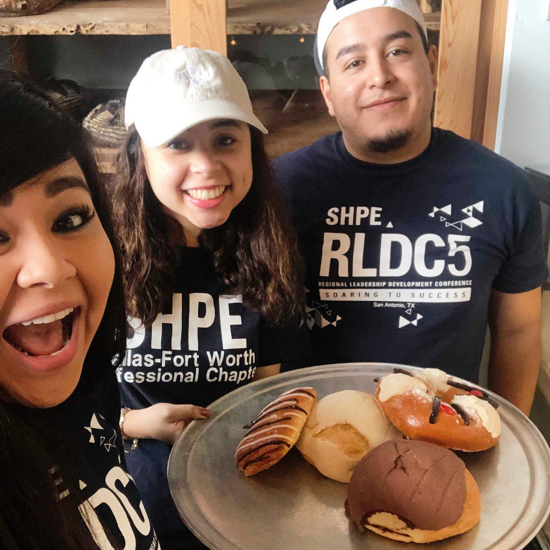 Calling all engineers and foodies! The registration deadline for the #SHPEDFW cooking class has been extended to Sunday morning. Come out on May 5th from 7-9pm to meet some new friends and learn how to cook like the pros!

#SHPEFamilia #SHPE #networking

ow.ly/knVo50tfwdu