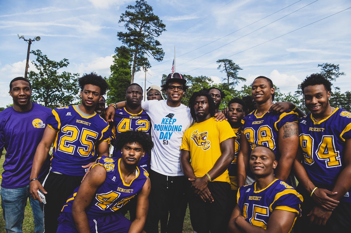 Get your photo 9️⃣9️⃣

#KeepPounding Day 💙