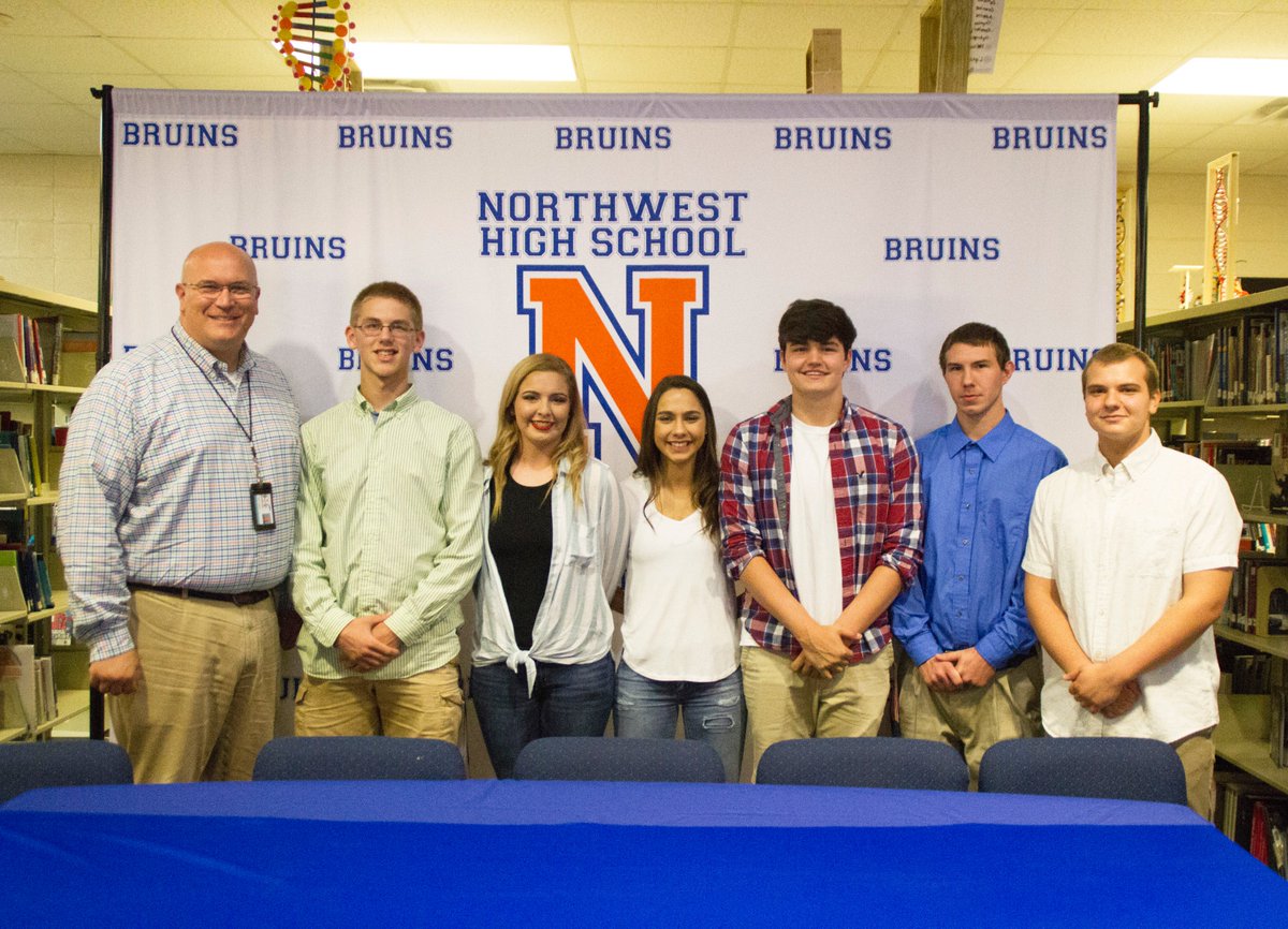 WCSchools's tweet photo. On this first day of National Military Appreciation Month, we would like to thank the young men and women of @GONHS who, today, made commitments to serve in the armed forces after graduation! #OneWhitfield https://t.co/ouxXwbFELx