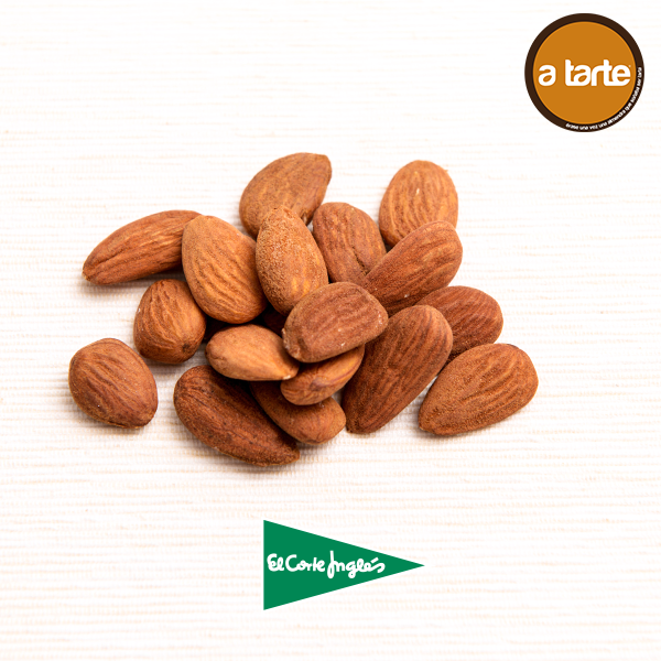 Si vas a hacer la compra a El Corte Inglés, no dejes pasar la oportunidad de probar nuestra A Tarte elaborada con trozos de almendra y tofe sobre una base sólida de galleta 🍪. ¿Ya has comprobado lo rica que está? 😋
.
.
.
#ECI #ElCorteIngles #CakeLovers #Atarte #Tarta  #Yummy
