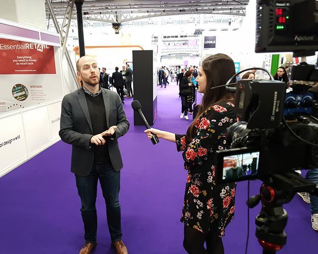 ultravideopro's tweet photo. #filming #voxpops at #RetailEXPO19 with Fogwhip .
.
#videointerview #tradeshow #tradeshowvideoproduction #presenter #presenterlife #webpresenters #tvpresenter #journalism #london #Hammersmith @aputuretech #aputure #lightscameraaction #gh4 #manfrottobefre… https://t.co/ch5VVFY7sK https://t.co/40V8F4BXnb