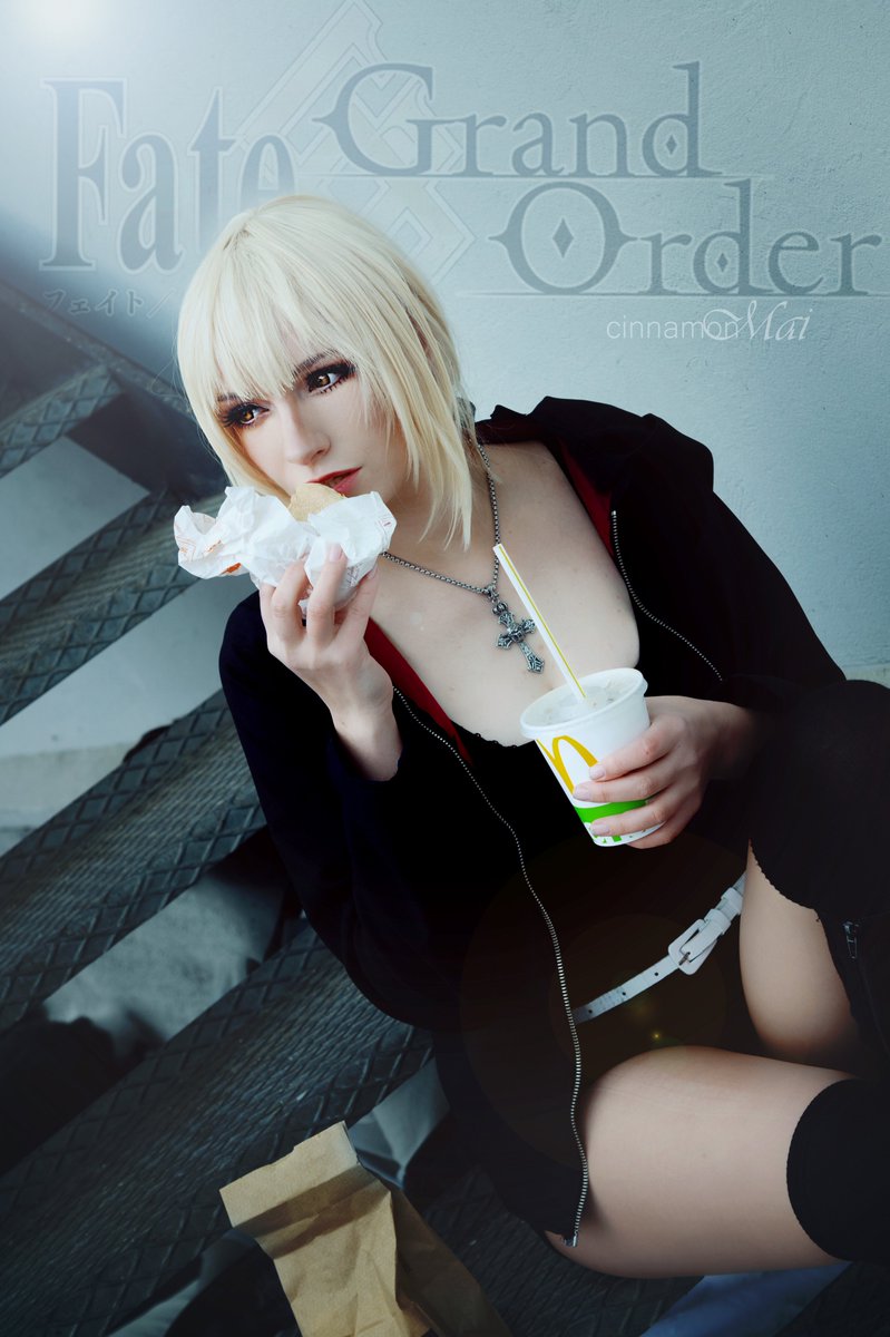 Cinnamon_Mai_'s tweet photo. Frühstück bei Mc Donals with bae. XD photos by coco and me edit by me #cosplay #animuc #fategrandorder https://t.co/5GVUnVNAG8