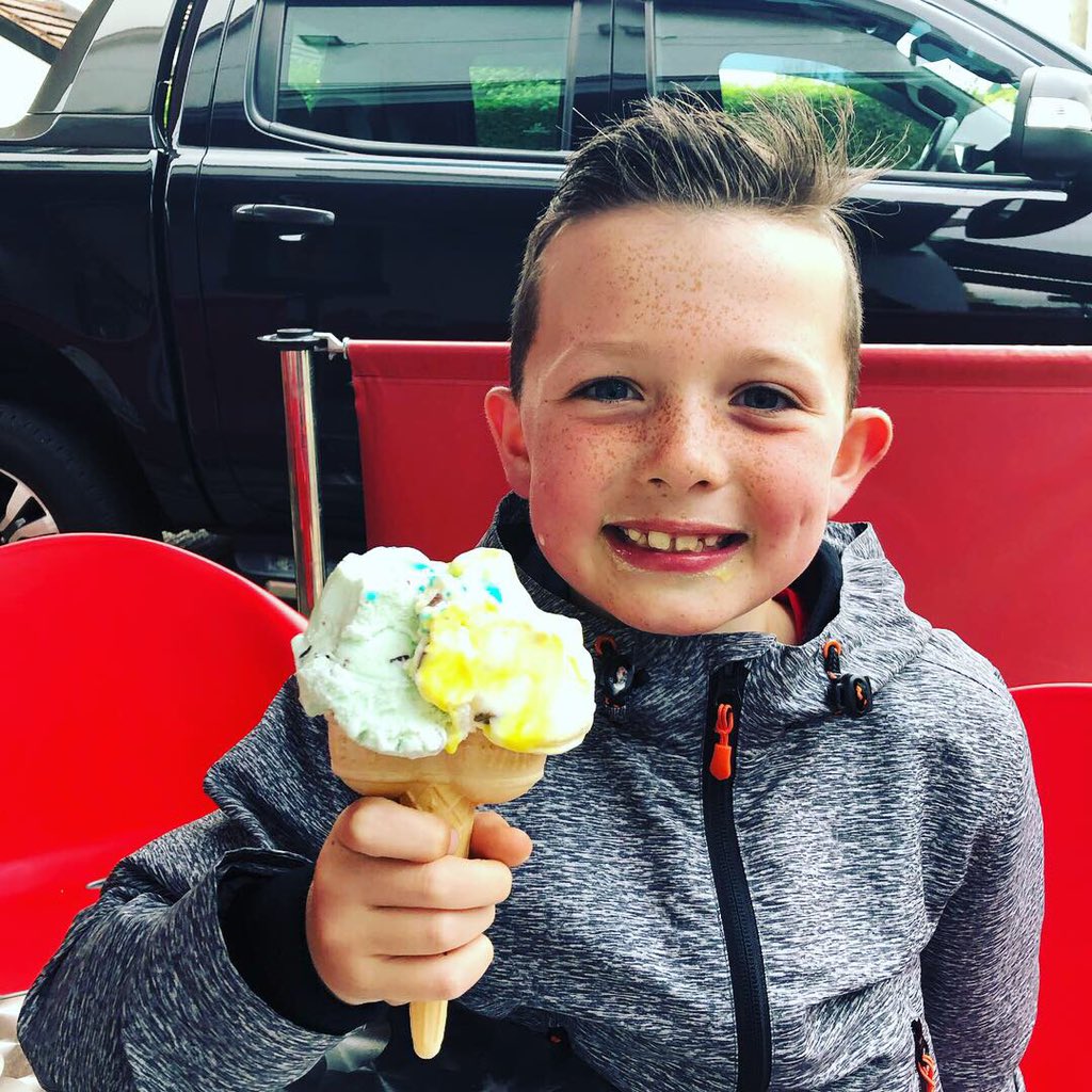 HulmeNicola's tweet photo. Nice little walk to Fredericks for ice cream! 🍦💙@CCCRPrimary  #summerhomework #doublecone https://t.co/tOsj43SHJE