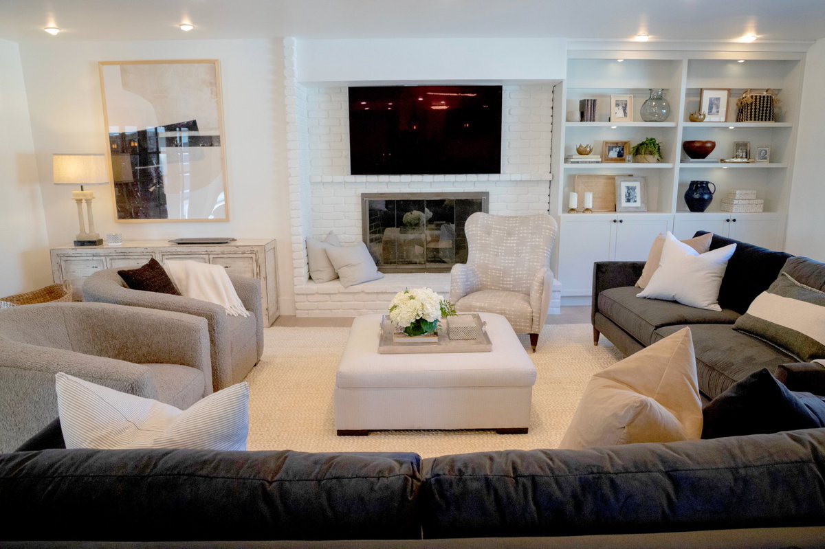 NateBerkus's tweet image. Best transformation yet? If you missed this episode, watch it now on the #TLCgo app. #NandJByDesign @TLC @JeremiahBrent