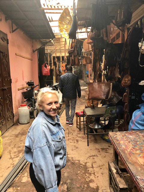 gapku's tweet image. GAP student Maggie Chestler tells us about her @KUStudyAbroad✈️ in France🇫🇷: 

"There were students from countless continent and countries in my French language classes at the University. The largest other group, then Americans, were Chinese graduate..."

instagram.com/gap.ku