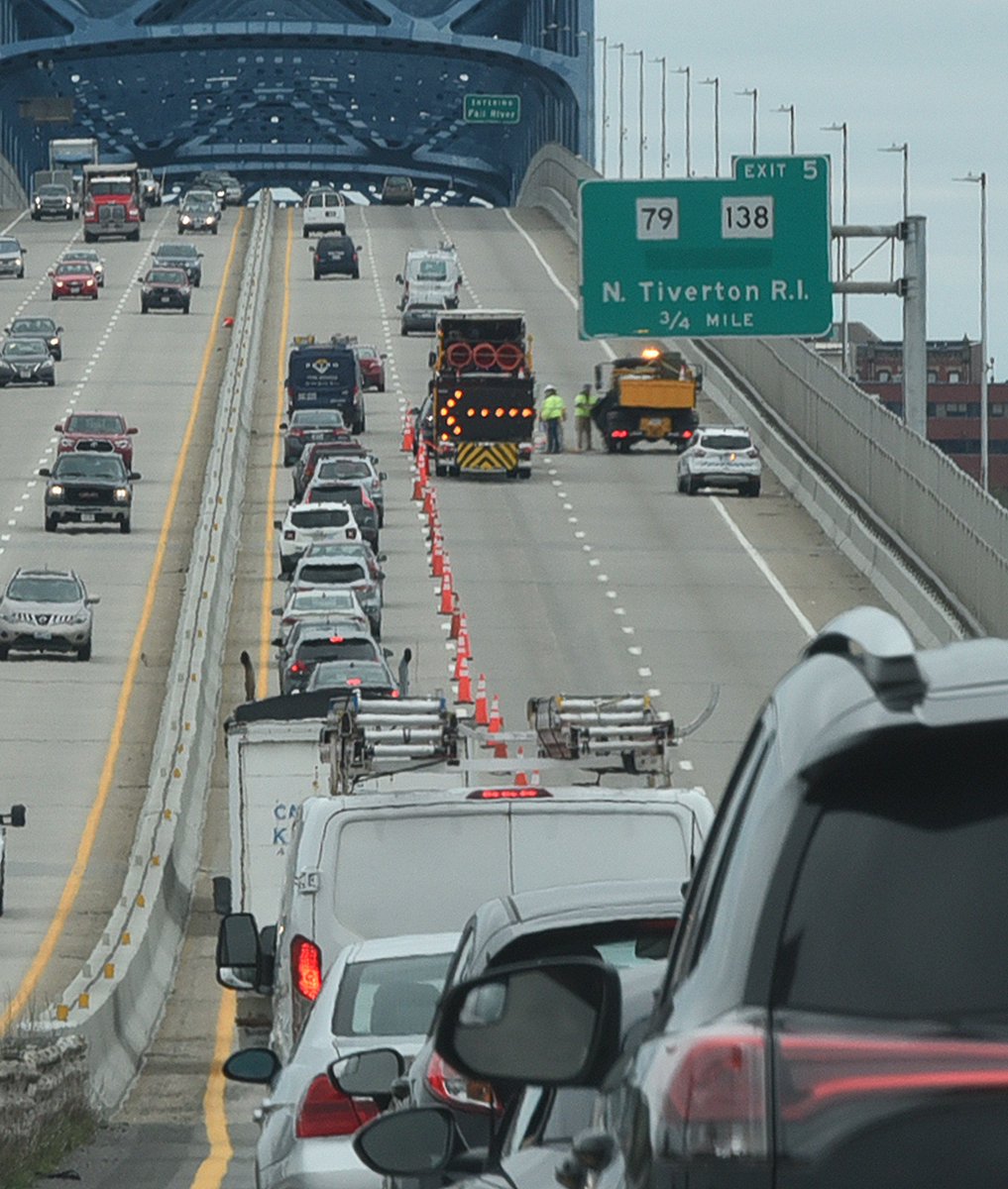 There's a half hour's worth of backup from a center lane work party on the Braga Bridge eastbound. Seek alternate routes.