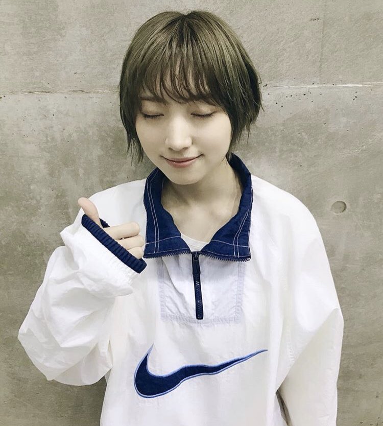 車窓 最近知ったかわいこちゃん 太田夢莉ちゃん めちゃめちゃ好きな顔をしている いや この顔はズルすぎる 綺麗でハンサムで さっぱりした顔をしててショートカットが似合う子は私的最強 車窓 最近知ったかわいこちゃん 太田夢莉ちゃん めちゃめちゃ好きな顔をしている いや この顔はズルすぎる 綺麗でハンサムで さっぱりした顔をしててショートカットが似合う子は私的最強
