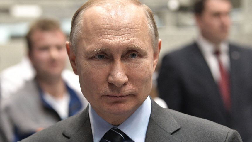 derspiegel's tweet image. Russland: Putin unterzeichnet Gesetz für eigenes Internet spiegel.de/politik/auslan…