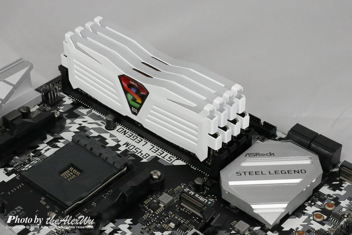 GeILMemory's tweet photo. This is definitely eye-candy. Jaw-droppingly clean. The GeIL Super LUCE RGB Lite Memory Kits go very well with the ASRock Steel Legend Motherboard.
π· By IG @thatalexwu
#GeILMemory #SuperLuce #RGBSYNC #RGBLITE #RGB #PCGaming #PCGamer #PCMasterRace #PCBuilder #BuildaPC #PCMod https://t.co/DBuPWVe8h6