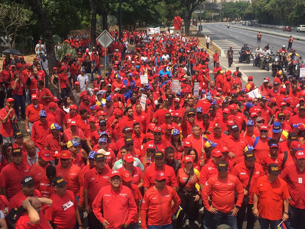 jdavidcabello's tweet photo. Seguimos en respaldo absoluto a la revolución y resteado  con el único Pdte. Constitucional @NicolasMaduro Venceremos. 
#TrabajadoresPorLaPatria
#SENIATLealesAMaduro https://t.co/qksTS0MEn4