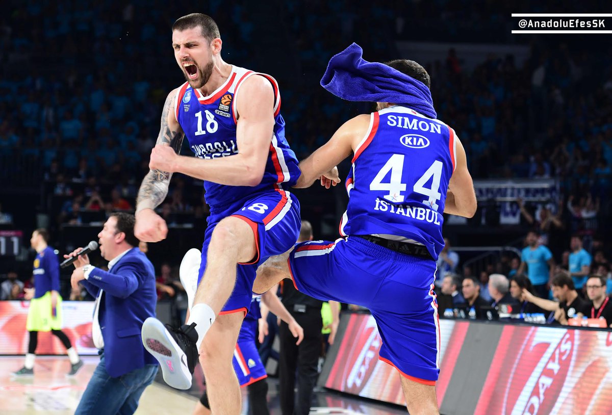 AnadoluEfesSK's tweet photo. MERHABA FINAL FOUR!
Anadolu Efes 80-71 Barcelona Lassa | Maç Sonucu 
#BenimYerimBurası https://t.co/zFDWTIiuwR