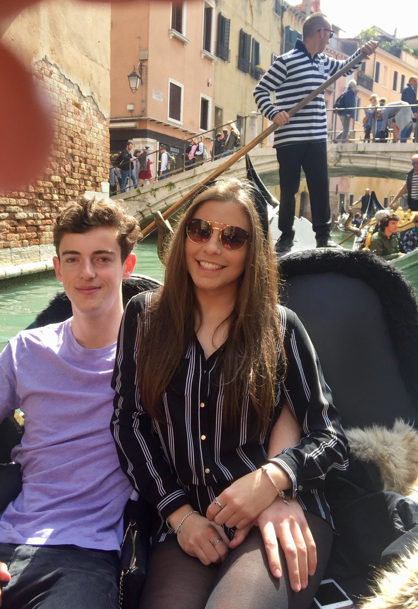 miacaplan_x's tweet photo. Ven with Ben xxx https://t.co/o0rJQnqvrQ